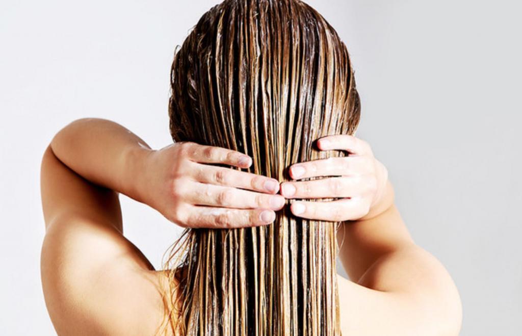 Увлажнять кончики и использовать кондиционер: как предотвратить выпадение волос в домашних условиях