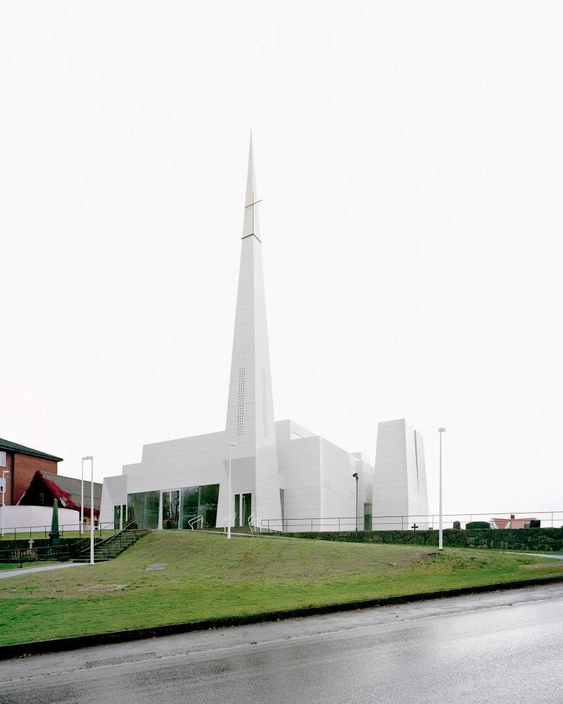 Церковь из фарфора: на месте прежней церкви XVIII века норвежский архитектор создал белую церковь Воскресения