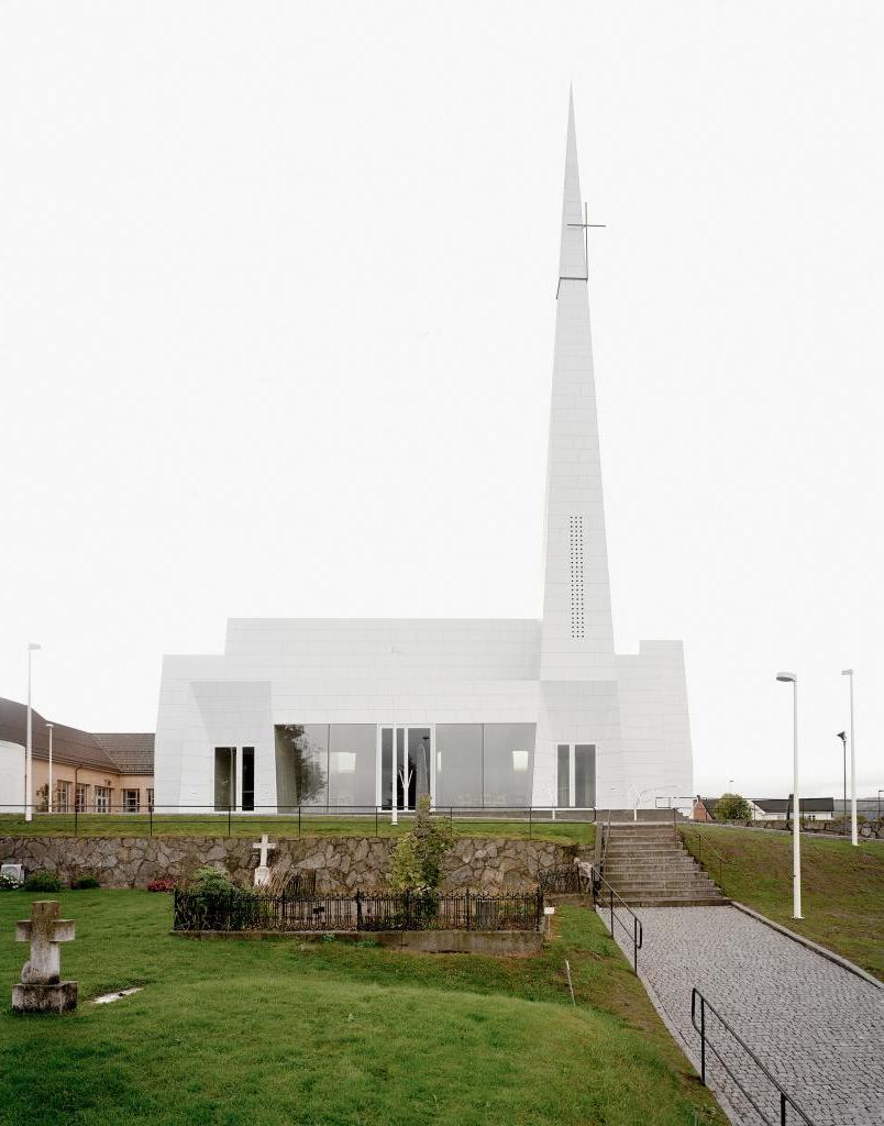 Церковь из фарфора: на месте прежней церкви XVIII века норвежский архитектор создал белую церковь Воскресения