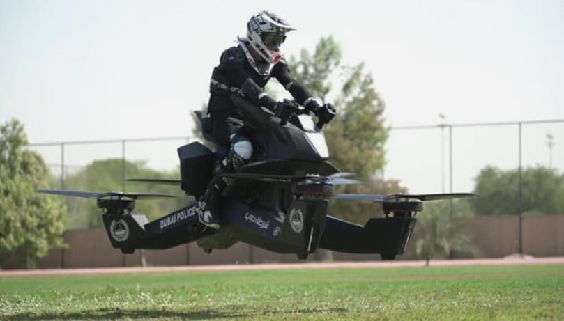 Летающий мотоцикл в Дубае и тракторы в Великобритании: 10 причудливых полицейских автомобилей, которые на самом деле используются