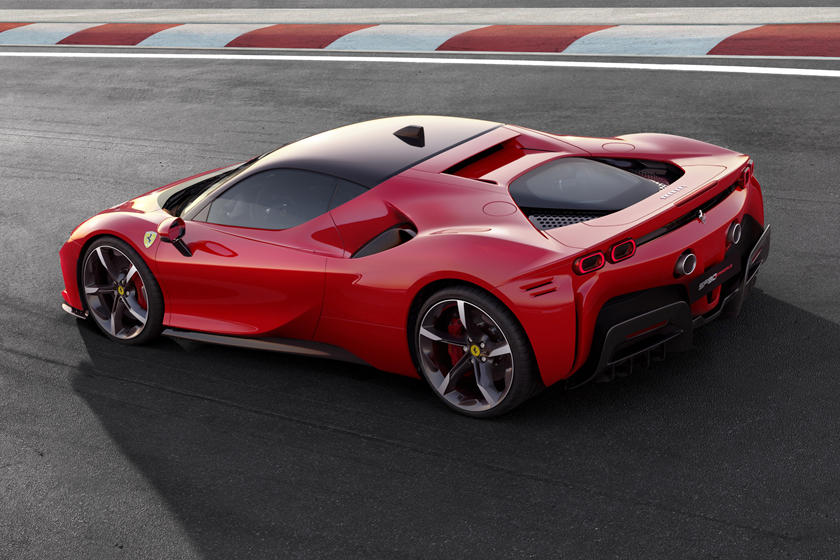 Электрический суперкар Ferrari будет оснащен революционно новой технологией: к 2025 компания выпустит электромобиль с 4 двигателями