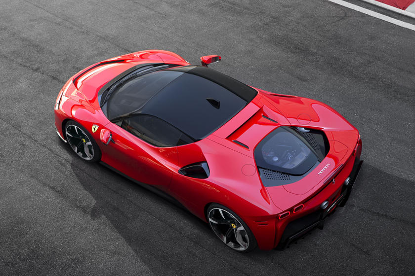 Электрический суперкар Ferrari будет оснащен революционно новой технологией: к 2025 компания выпустит электромобиль с 4 двигателями