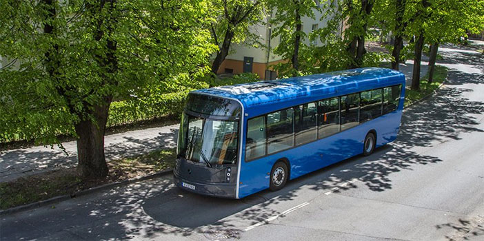В Клайпеде создали сверхлегкий электроавтобус с кузовом из переработанного пластика: время зарядки батареи - всего 6 минут