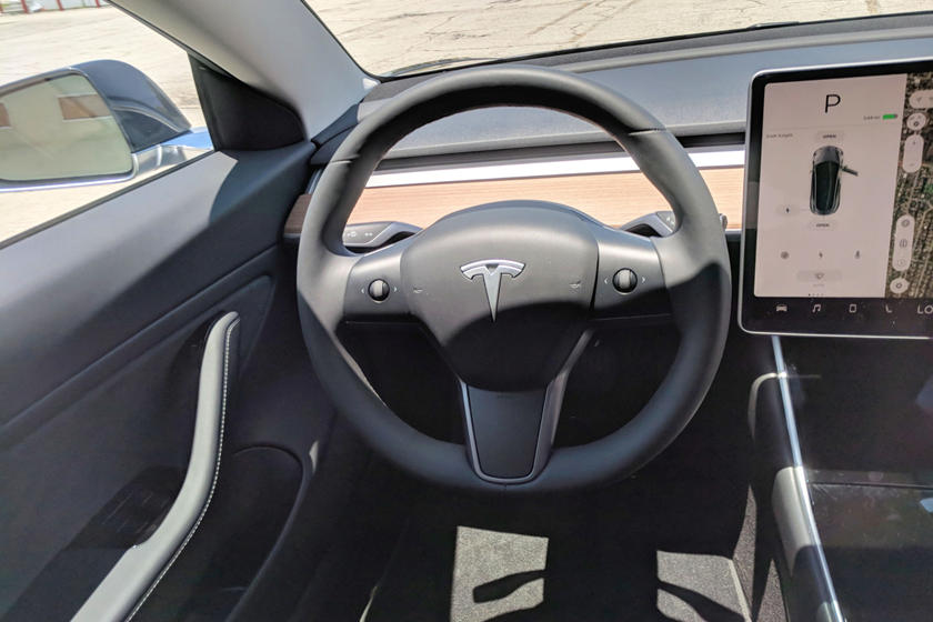 Двунаправленная зарядка: Tesla Model 3 имеет уникальную скрытую функцию