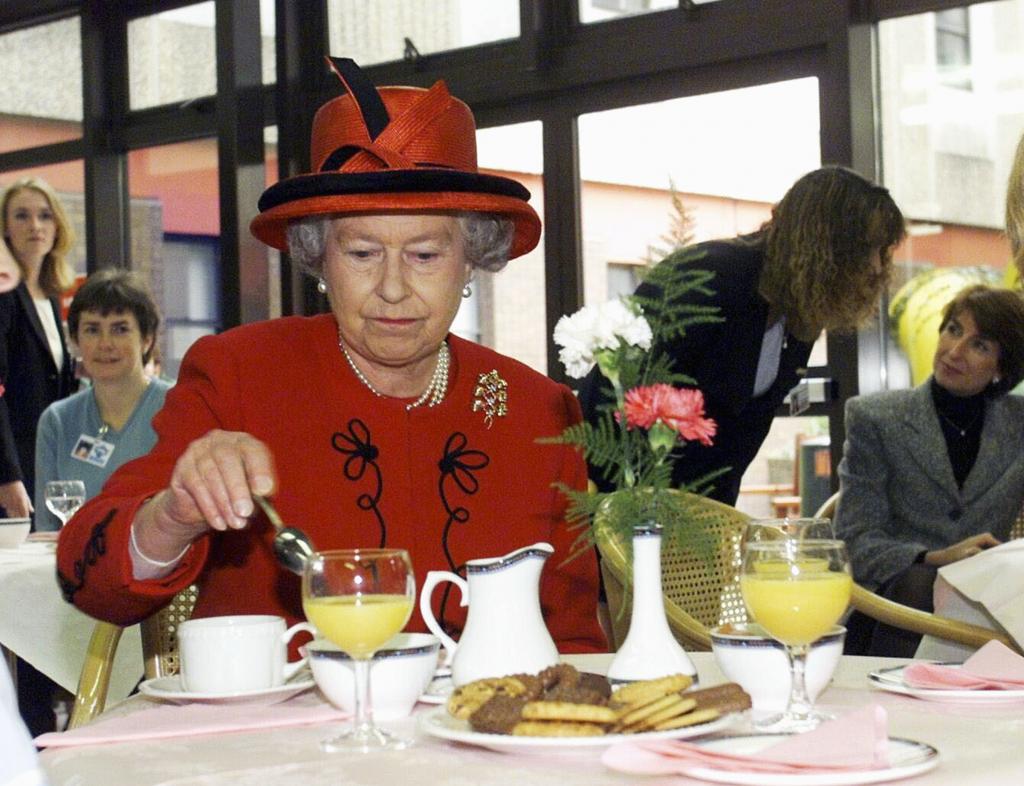 Елизавете II 94 года: быть может, секрет ее долголетия - в питании? 4 правила простого питания английской королевы