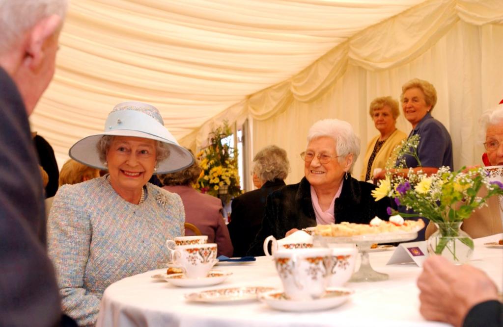 Елизавете II 94 года: быть может, секрет ее долголетия - в питании? 4 правила простого питания английской королевы