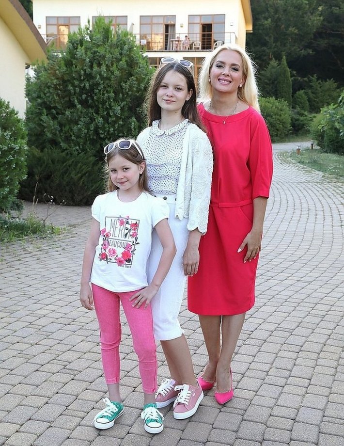 "Я слабохарактерная, но приложу все усилия": мама 5-х детей, Мария Порошина, после шоу "Танцы со звездами" решила похудеть 
