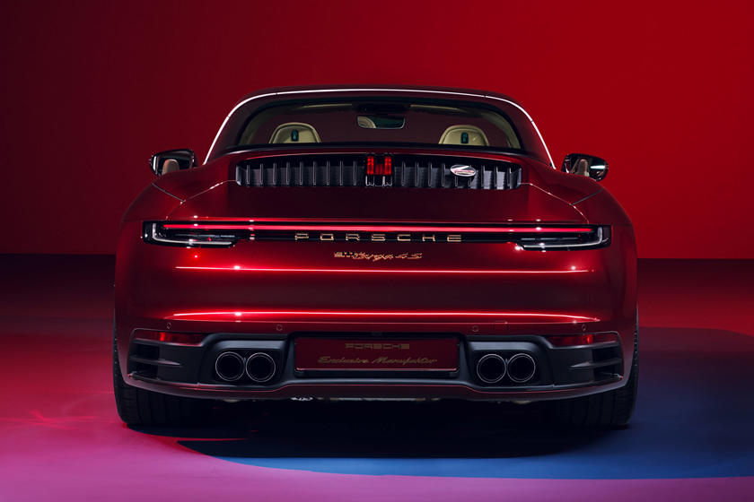 Porsche представил эксклюзивный вишнево-красный 911 Targa 4S Heritage Edition: выпустят всего 922 экземпляра
