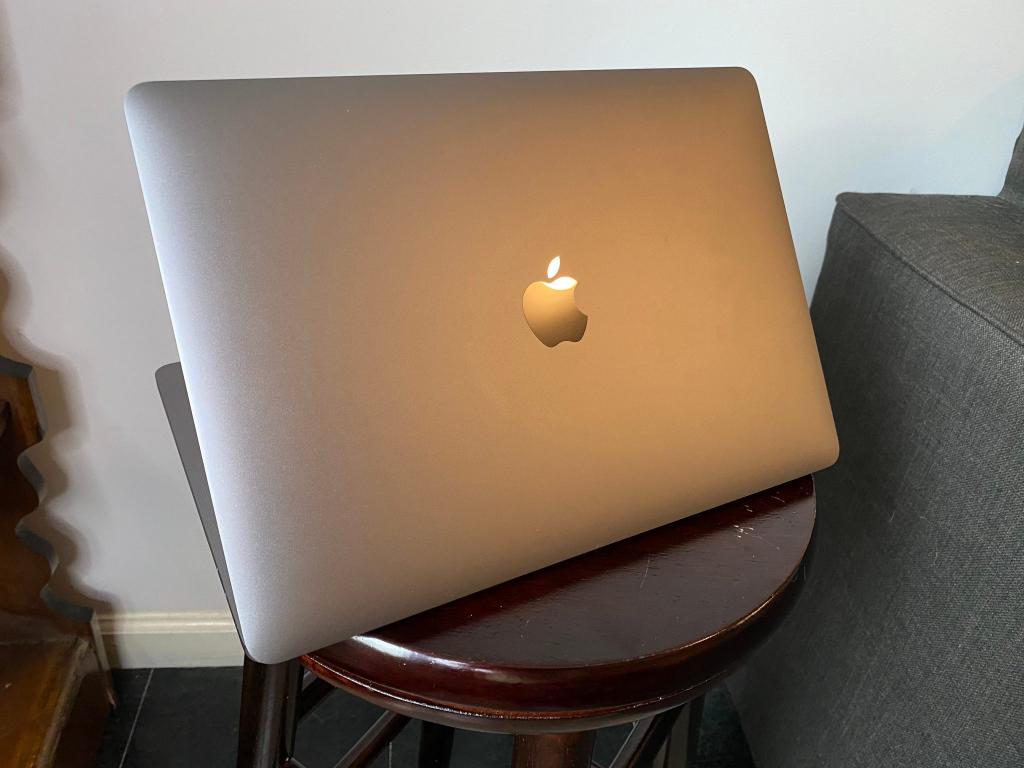 С клавиатурой - в порядке, но для онлайнов не тянет: новый 13-дюймовый MacBook Pro тоже разочаровал