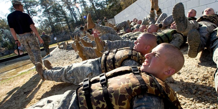 «Одаренному» солдату спецназа платят за то, что он играет в Call of Duty