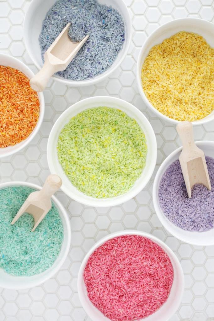 За 5 минут сделал детям разноцветный, радужный рис: цвета получаются яркими и сочными