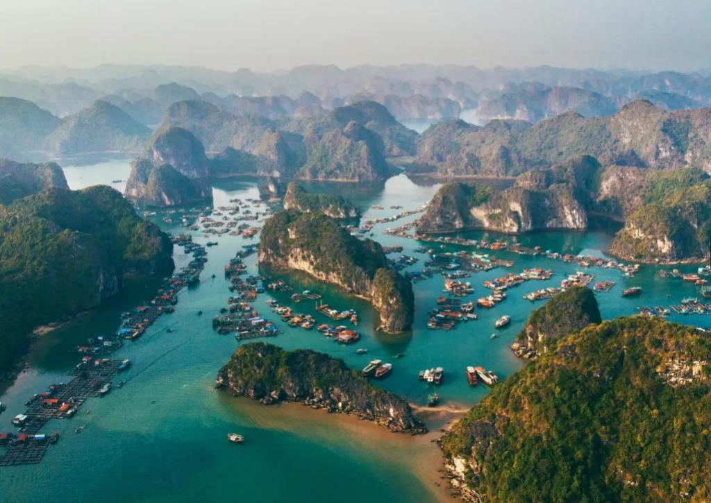 Какие страны самые безопасные для путешествий этим летом: на 1-м месте - Вьетнам