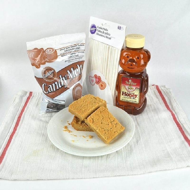 Печенье с арахисовым маслом, мед и шоколад: готовим аппетитные кейк-попсы