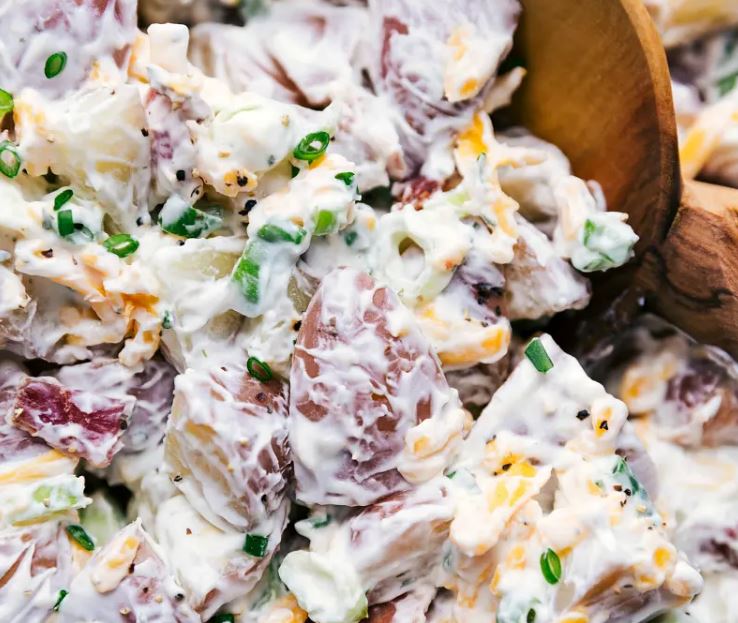 Приготовила на праздник картофельный салат "Ранчо": гостям понравился - съели без остатка