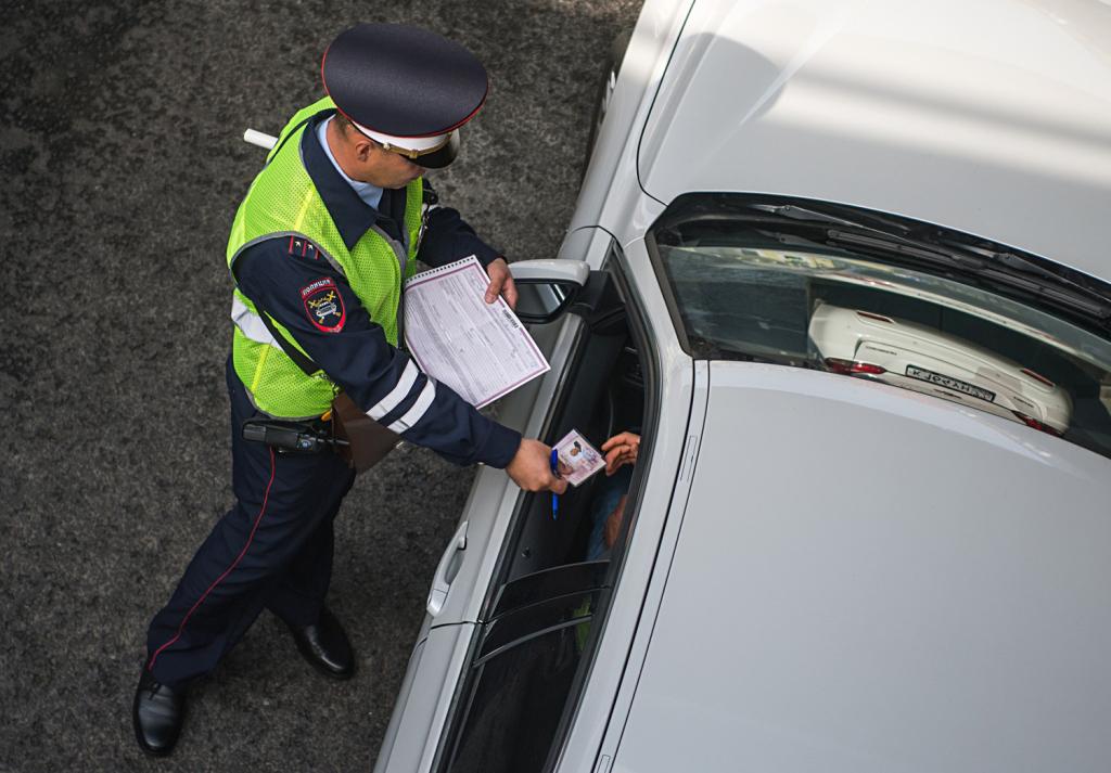 Забудьте о правом руле и знаке "инвалид": новые правила для водителей с 1 июля в России