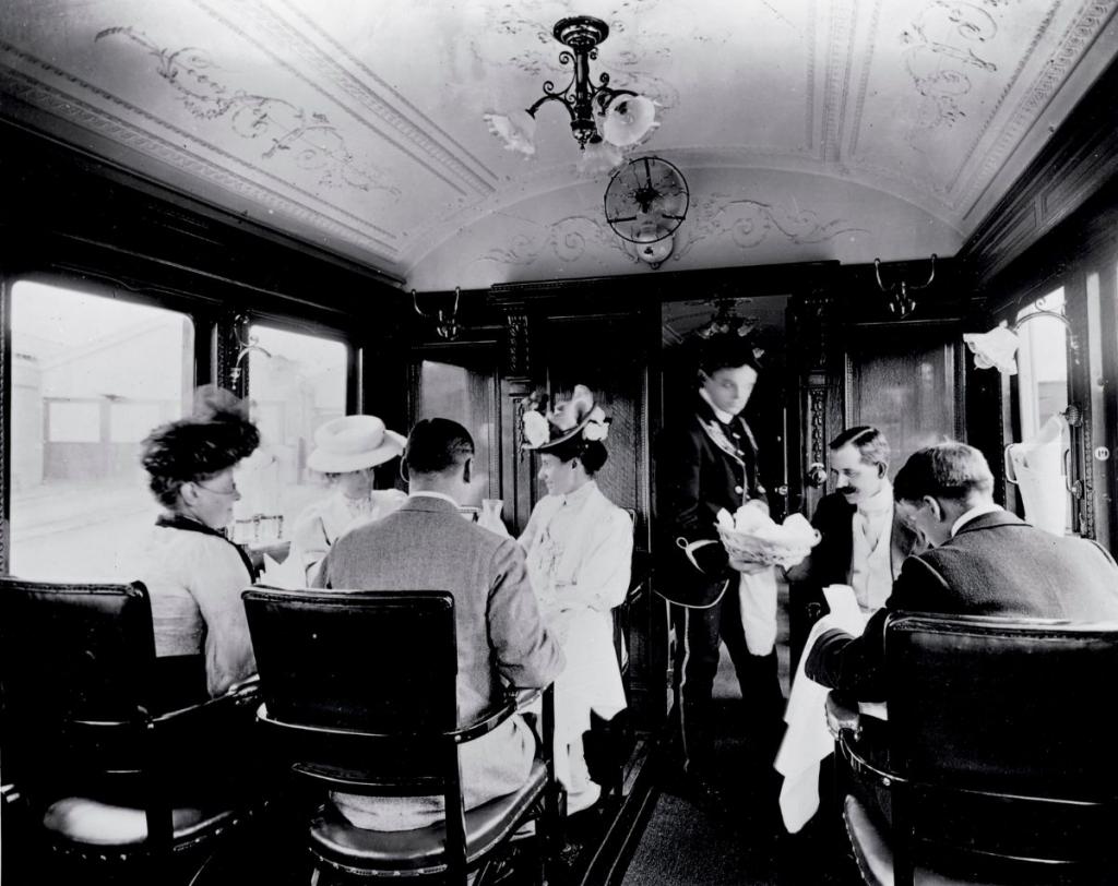 Всегда любила путешествовать на поезде. Нашла кадры начала прошлого века. Многое изменилось