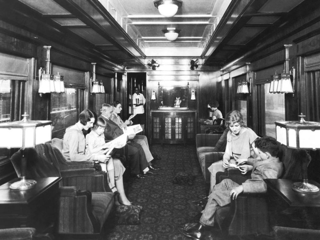 Всегда любила путешествовать на поезде. Нашла кадры начала прошлого века. Многое изменилось