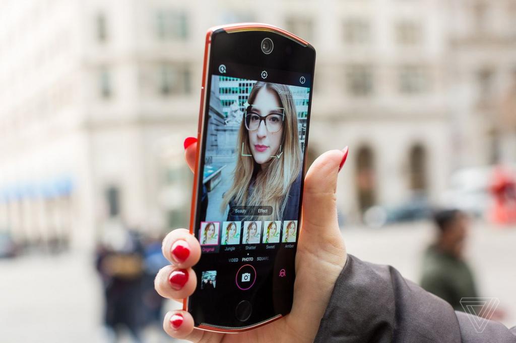 Скорее проверьте настройки Google Photos: компания без предупреждения отменила резервное копирование файлов по умолчанию, из-за чего вы можете неожиданно потерять важные фотографии