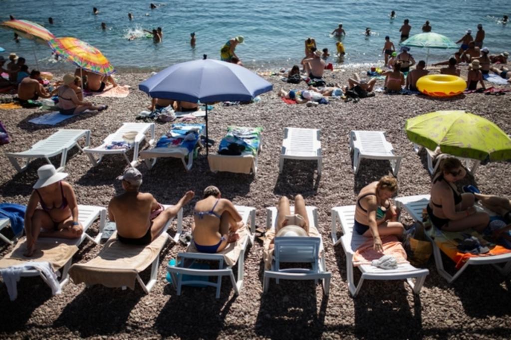 "Пока сложно понять, бронировать сейчас или лучше подождать": эксперты назвали среднюю стоимость самостоятельного путешествия в Крым