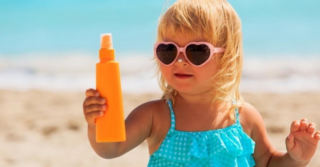 Какой солнцезащитный крем выбрать ребенку? Узнала, почему лучше покупать средства с минеральными фильтрами