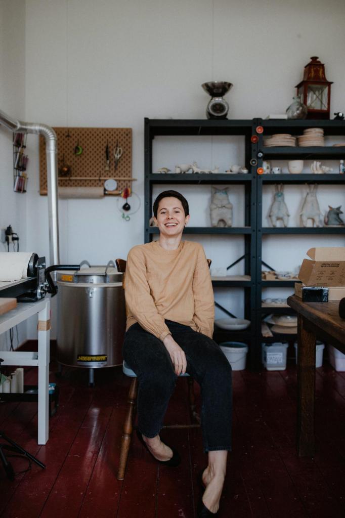 "Мои работы уже появились в США, Китае, Швеции, Англии": украинка Настя Калака рассказала, как любовь к керамике помогла открыть свою студию в Нидерландах