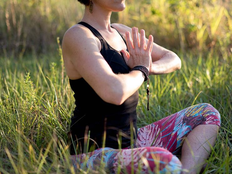 Коронная чакра отвечает за просветление и осознанное мышление: открыть ее помогут несложные позы йоги и не только