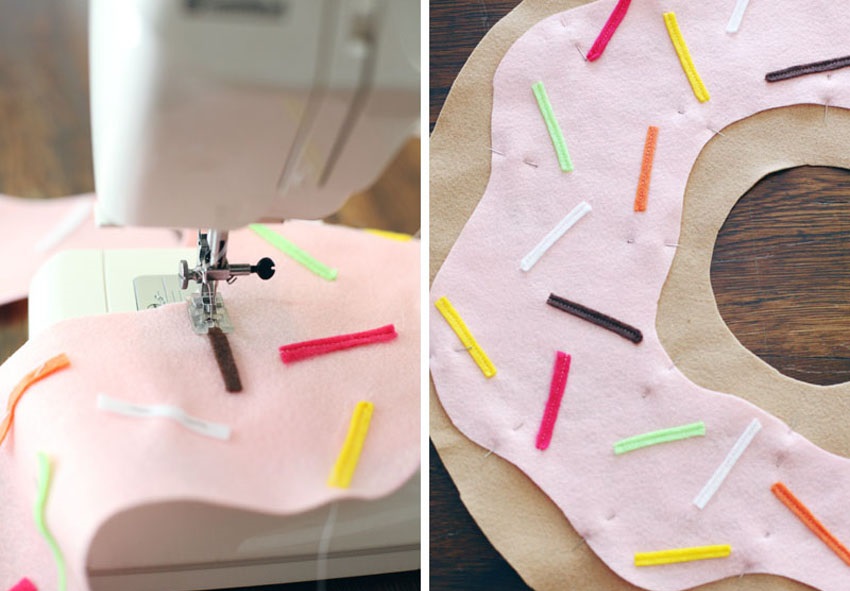 Сделала для детской комнаты декоративную подушку в виде аппетитного пончика: для детей она стала еще и игрушкой