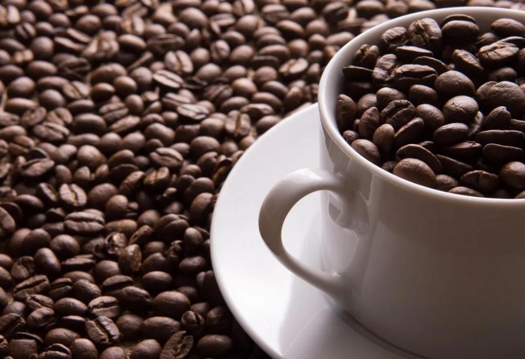 Доктор Мясников: "Три-пять чашек кофе в день для людей с заболеваниями печени просто необходимы"