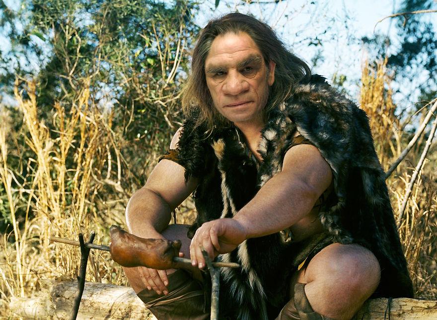 Шакира и Джордж Клуни вне всяких похвал: художник превращает знаменитостей в неандертальцев