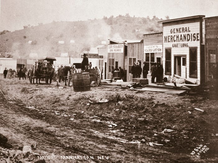 Как здесь все изменилось. 10 фото о том, какой была жизнь в маленьких городах США 100 лет назад