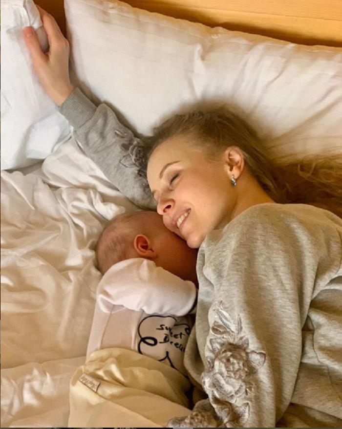 Анна Сагайдачная из "Ангелины" счастлива в браке с продюсером и недавно подарила ему сына: фото