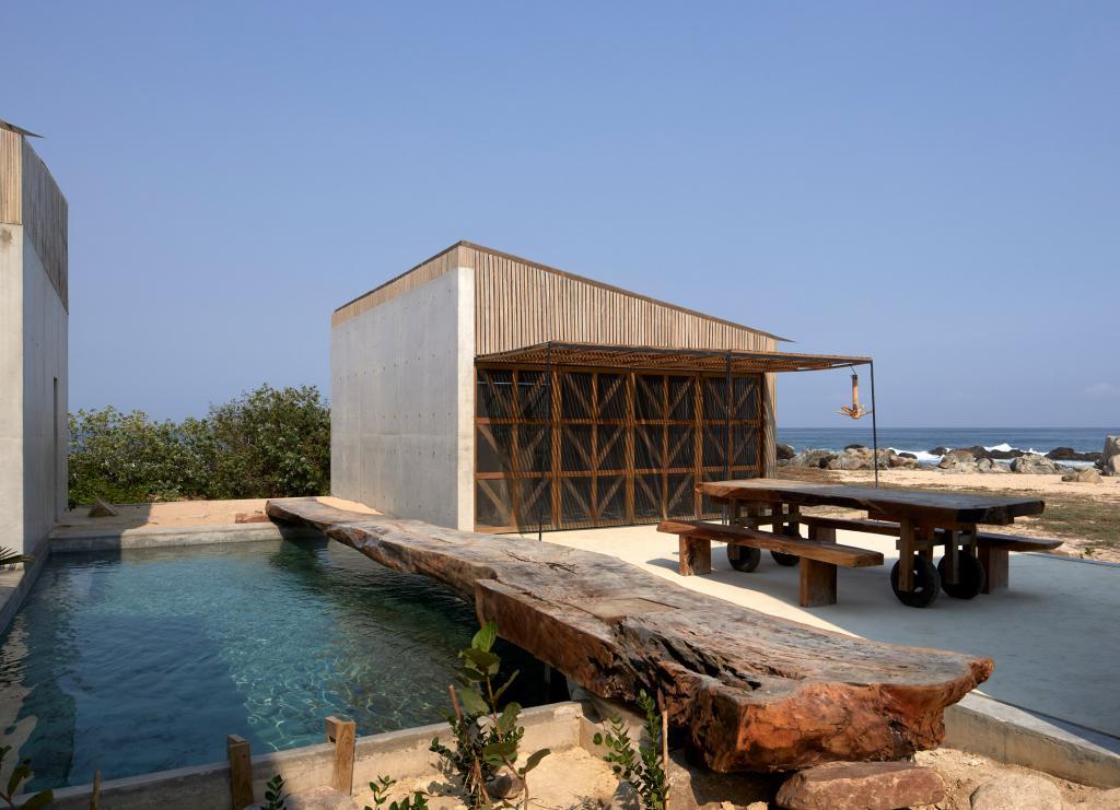 Дизайнеры поделили пляжный дом на четыре отдельных для лучшего вида на океан