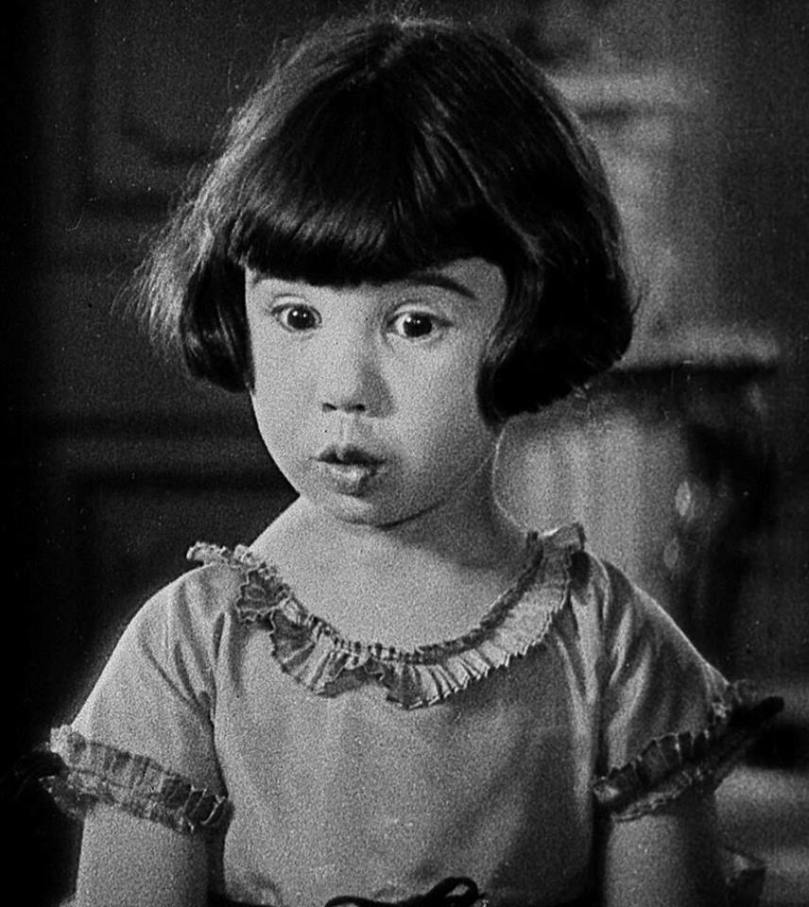 В 5-летнем возрасте звезда немого кино Малышка Пэгги зарабатывала миллионы: как сложилась ее жизнь