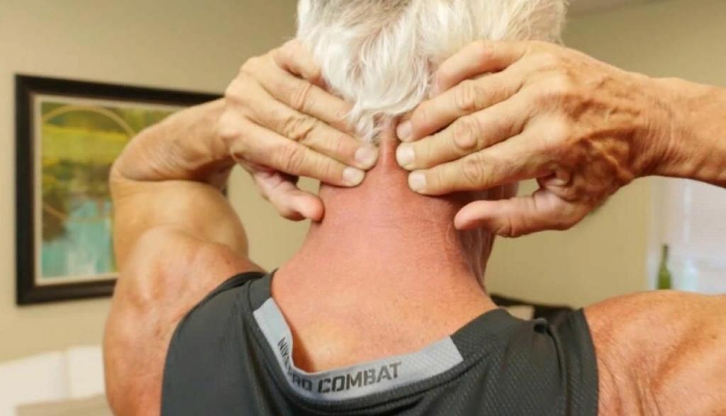 Здоровая шея - залог долголетия без гипертонии: 5 легких упражнений, которые нужно выполнять каждому (особенно тем, кто ведет сидячий образ жизни)