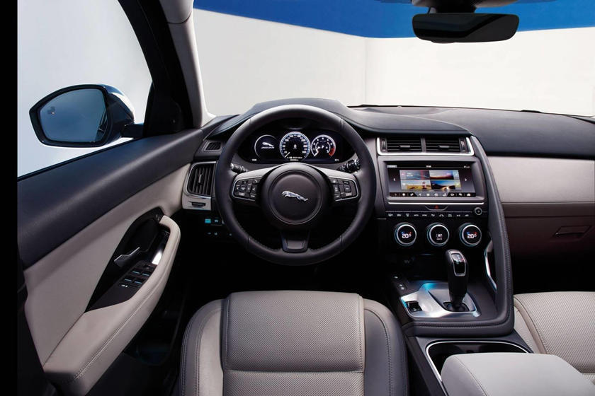 Только показать пальцем: Jaguar Land Rover представил бесконтактный дисплей с сенсорным управлением