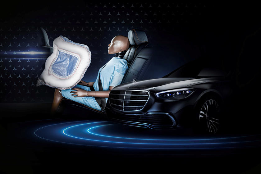 Подушки безопасности для всех: новый Mercedes S-Class предложит первую в мире защиту для пассажиров на задних сиденьях