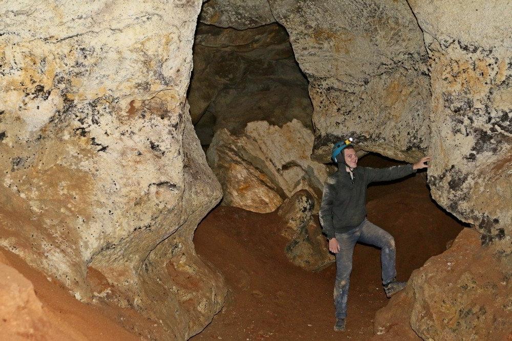 Пещера чудес: в Крыму вскрыли свод пещеры "Таврида", чтобы оборудовать ее для полноценного посещения туристов