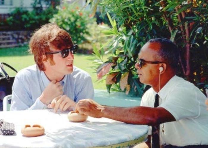 Как "битлы" проводили отпуск: редкие фото Джона Леннона и Ринго Старра в Тринидаде и Тобаго