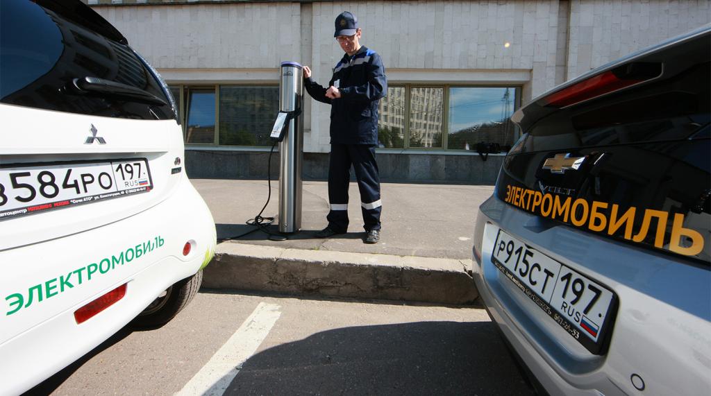 Россияне стали чаще покупать электромобили с пробегом: какой регион страны лидирует по продажам