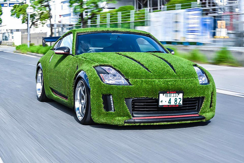 Газон на кузове: владелец решил сделать своему Nissan 350Z экологичный дизайн из травы