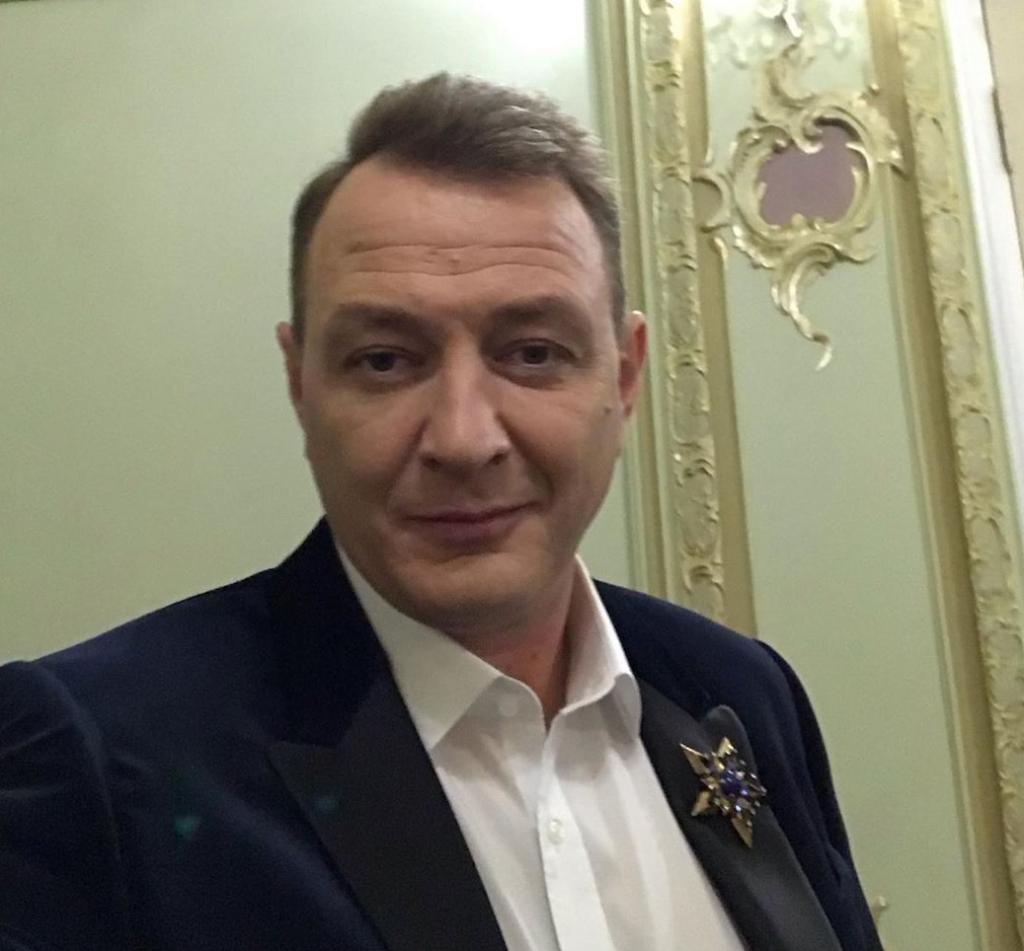 Марат Башаров перебрался в Петербург? Скандальный телеведущий и актер показал подписчикам в "Инстаграм" свои новые апартаменты