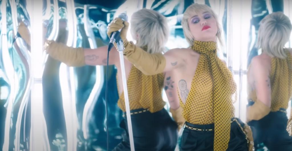 Майли Сайрус представила клип на новую песню Midnight Sky: это станет первое видение ее предстоящего альбома