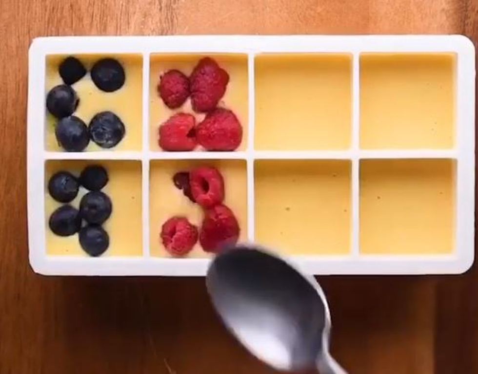 Плотный график - плотный завтрак: достаю из морозилки и сразу на сковороду