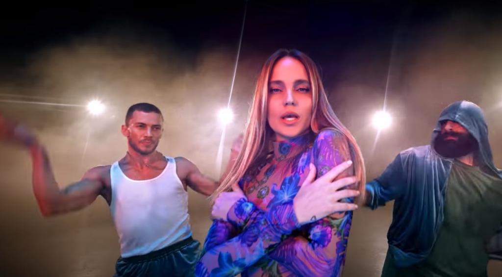 Бросает в дрожь: певица Глюкоза представила новый клип “Мурашки”