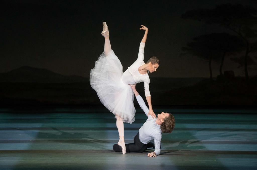 "Четыре персонажа в поисках сюжета": внеплановая премьера открыла балетный сезон в Большом театре уже 10 сентября
