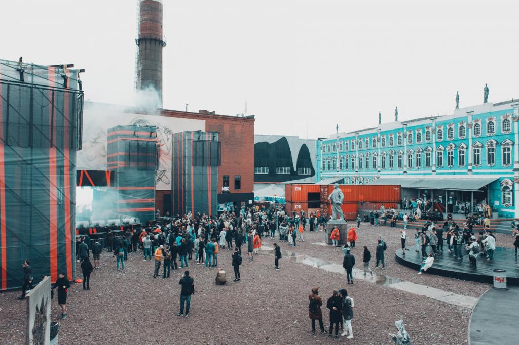 "Клубняк" в музее: в Санкт-Петербурге радио Record отметит 25-летие рейвом в необычном месте