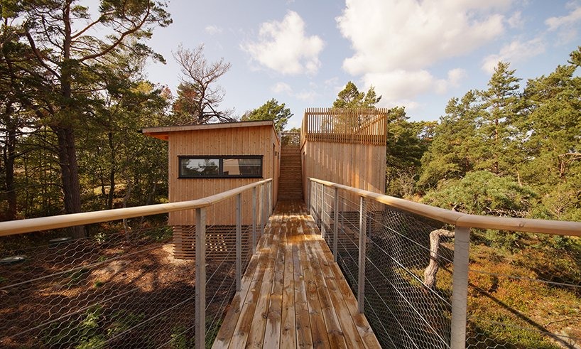Архитектор построил летний домик на отдаленном Стокгольмском архипелаге. Материалы для строительства пришлось доставлять на вертолете