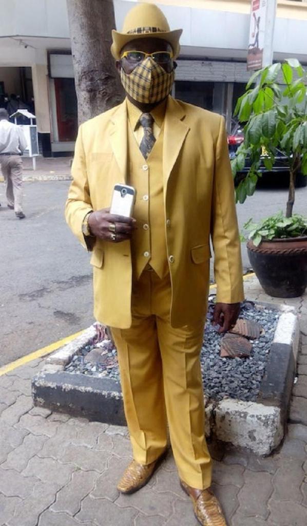 «Самый стильный мужчина» из Кении показывает 10 своих ярких нарядов