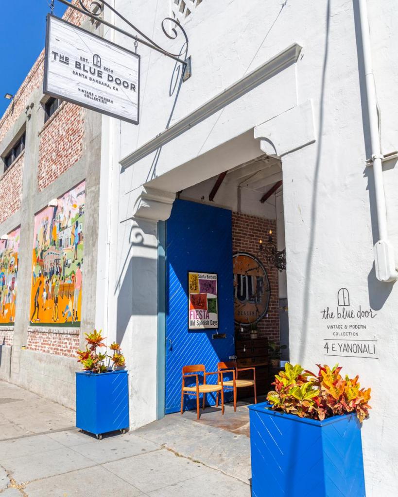 Шикарная Санта-Барбара для ее жителей - это хорошие магазины, красивые рестораны и уютные уголки города, которые они обожают