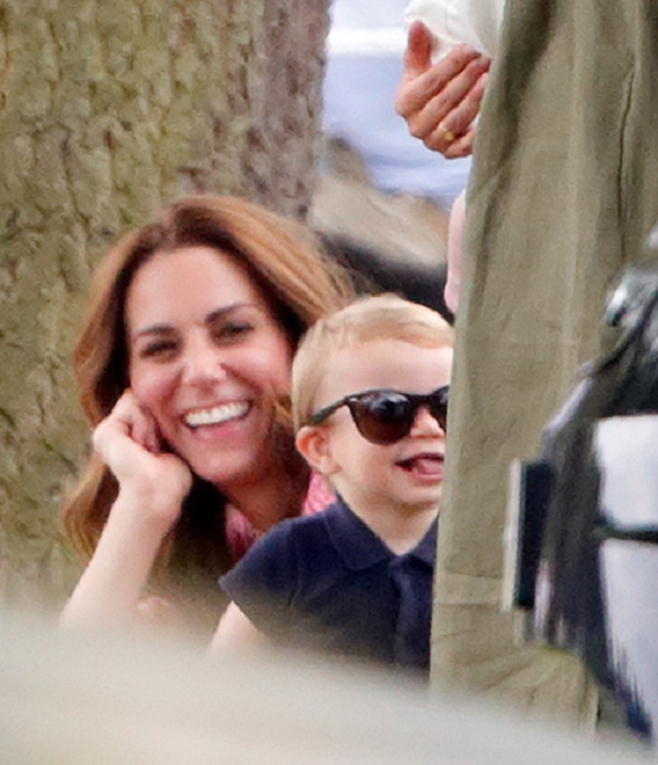 А вы сегодня улыбнулись? Подборка снимков, на которых королевские особы смеются вместе со своими детьми